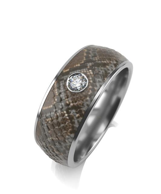 Кольцо из серебра с керамикой и фианитом