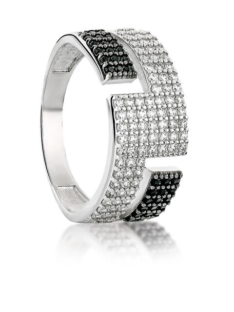 Кольцо из серебра с фианитами