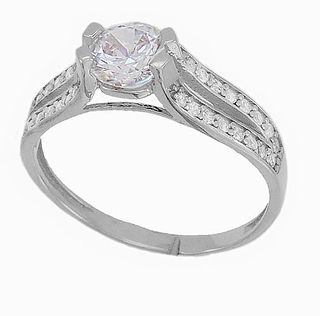 Кольцо помолвочное из серебра с фианитами